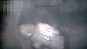 GLORY HOLE - BATENDO PUNHETA PARA DOTADO ATE GOZAR(VIDEO COMPLETO NO RED - LINK NOS COMENTÁRIOS)