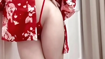 Cute asian girls show ass with her dress