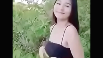 น้องมินตราเย็ดกลางป่ากับผัวหนุ่ม