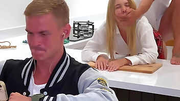 Californiababe is cheating her cuckold boyfriend behind his back