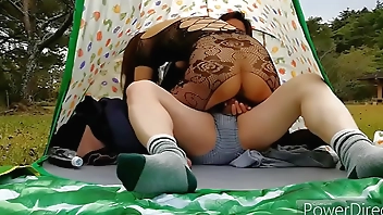 野外露出の興奮で絶頂に達し、我慢できなくなってフェラからの騎乗位で果てる素人痴女。