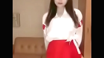 miko's waist swinging