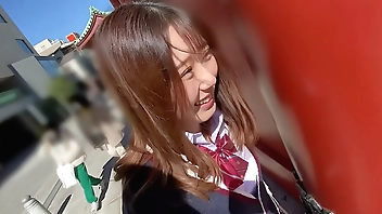 えりか(18)/デート中は手すらつながないのに密室だと急にデレだす恥じらいJ●【一限目】デートで溜まったものをぶちまける人生初の種付けセックス【二限目】少し慣れてエロスイッチが入った彼女が積極的に腰を振って本日二度目の無責任膣内射精