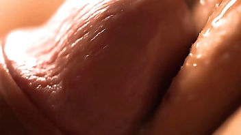 PLEASE CUM INSIDE ME !!!