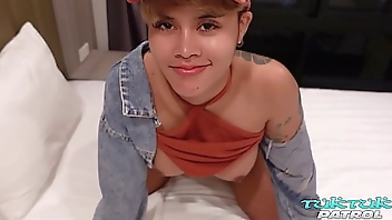 TukTukPatrol Huge Tit Thai Girl Makes Foreigner Cum Hard