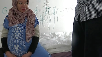 Pregnant turkish woman lets German man cum in her mouth