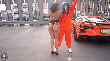 Reeses Pieces Aka Officer Ramos Arrest Gibby The Clown For Public Porn And It Takes A Turn For The Best