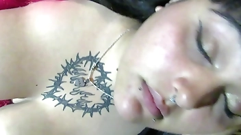 Pov: Mi hermanastra haciendome una buena garganta profunda antes de que nos descubran FANTASIAHARDCORESEX