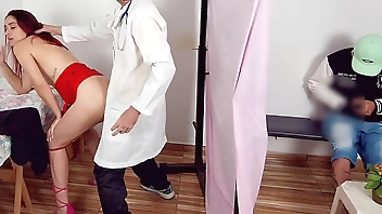 Esposa vai ao medico e corno fica na sala de espera!