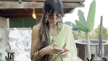 Fucking a muslim wife hijab in a swimming pool - Aaliyah Yasin