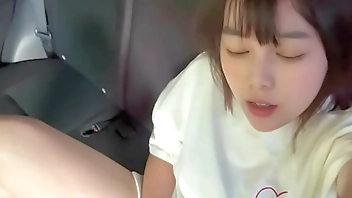 車の中でオナニーが一番興奮する… 誰かに見られてないかソワソワしながらオナニーが快感…