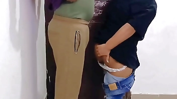 Rich Housewife Loves Cheating