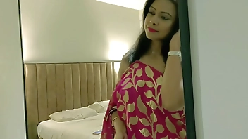 अमीर पत्नी कॉलेज लड़के के साथ काल्पनिक सेक्स! गरम कामुक सेक्स