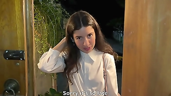 Girl next door came late at night to see my villa, but it was just an excuse to... Creampie