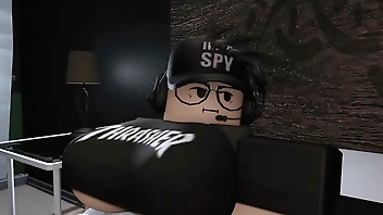 Roblox girl couldn't sleep, so she had some fun with his bf's cock while he was asleep