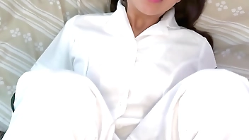 Desde Morritas son PUTAS! Estudiante de enfermeria me invita a su casa para que me la coja con el uniforme puesto y casi la preño