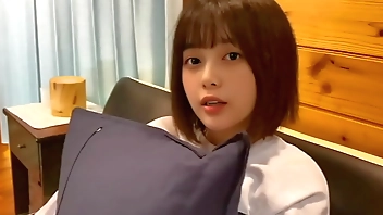 「ねぇ。今からエッチしたい…」可愛い顔して性欲旺盛な彼女に言われて沢山彼女のおまんこに精子をどくどく注入しました。