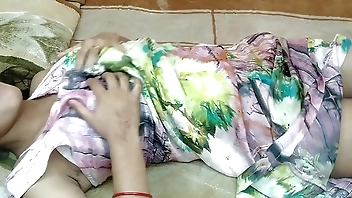 Jija Ne Desi Saali Ki Chut Ki Pyaas Bujhai