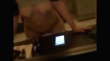 Video viral en un baño de un centro comercial