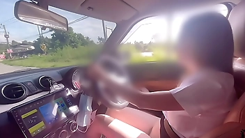 A student meets a young man to have sex at a hotel.