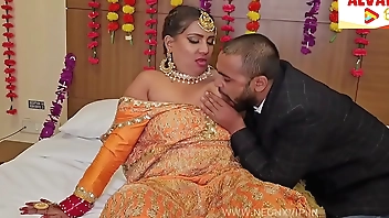 hot sexy indian aunty roshni Ki Mehfil.