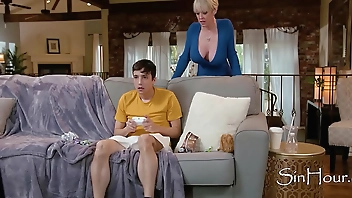 Stepmom's Cuntroller - Dee Williams, Ricky Spanish