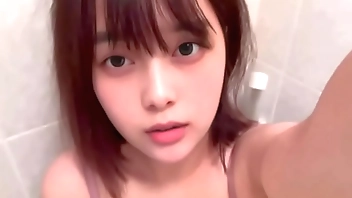 【自撮りオナニー】思◯期って男の人だけシコってエロくなるんじゃなくて女子もエロくなるんだよ…