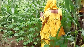 Lagos landlady got fuck when she went to inspect her farm