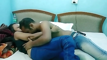 शादी के बाद पहली बार पूर्व प्रेमिका को चोदा! समय का आनंद लें