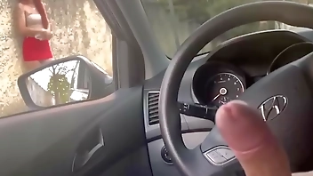 informação na rua para gostosa que estava no ponto de ônibus!