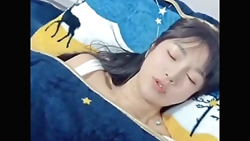 哆彩次元 DCCY-3217 照顾生病在家的嫂子，忍不住诱惑内射嫂子