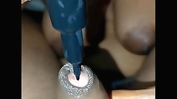 Tamil Desi wife oil Massage