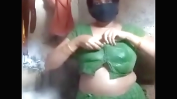 Big boob desi girls bath