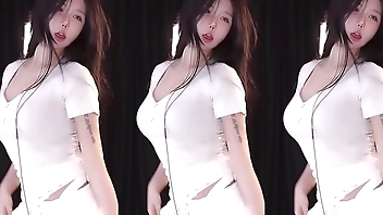 斗鱼 徐宅宅 很会拍皮球 难以把持 极品女主播 热舞福利 大胸细腰肥臀 sexy girl dancing