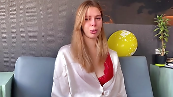 StepMom Get a Gift She REALLY Deserved - New Year 2024 - Family Fantasy