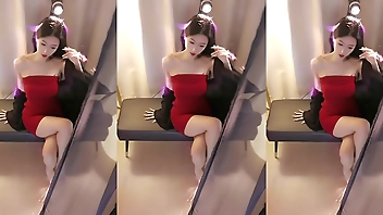 抖音 周末快乐  超紧红色包臀裙 透视蕾丝 上帝视角 极品女主播 热舞福利 大胸细腰肥臀 sexy girl dancing