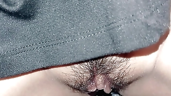 Xxx Desi Sexo Primera vez Con mi HERMANASTRA EN CASA bajo su falda