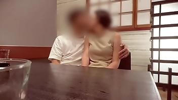 【居酒屋ハメ撮り】彼女持ちの男からの誘い｜生々しい個人撮影「中出しはダメ…！」素人ナンパ