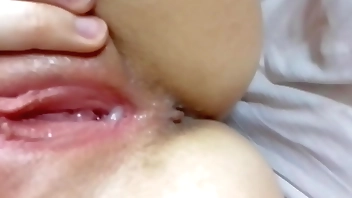 I ask my boyfriend for help to leave my vagina very wet