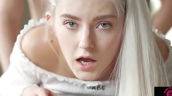 Eva gets creampied while in a zo0m meeting