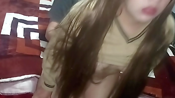 Le Subo La Falda a Mi Compañera De Clase Para Coger y Venirme Dentro De Ella