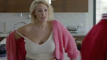 Busty Step Mom Desesperatly tries to Seduce her stepSon