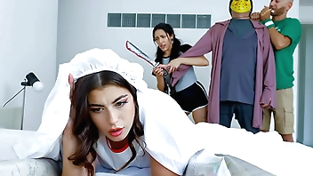 Freeuse Camp Counselor Keeps His Girls Safe from The Serial Killer - Fuckanytime