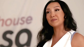 RAVISHING BABE Vicki Chase Takes on Hard Cock From Dan Damage