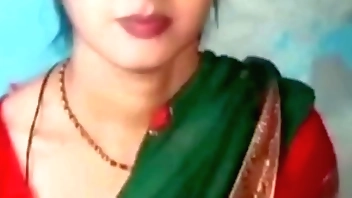 Reshma Bhabhi's boyfriend, who studied with her, fucks her at home