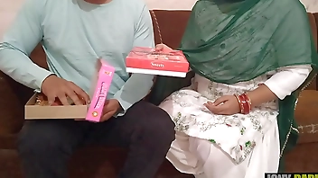 Diwali ke din maami ki choot ke pataakhe chala kar manaayi diwali