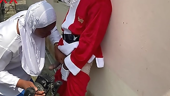 HAPPY CHRISTMAS FUCK WITH SANTA AND SEXY BABE ON HIJAB. PLEASE SUBSCRIBE RED
