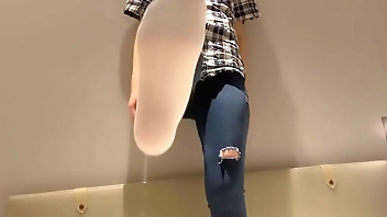 图书馆搭讪）被射了一身，还被插菊花，性瘾每天都要约炮