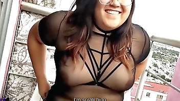 VECINOS MIRONES!, Follando a mi HERMANASTRO en el balcón.