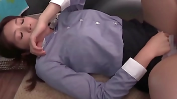 【同僚同士でエアーSEX！】同じ職場で働く男女の意識調査！(ゆうた/25歳 さおり/25歳)もし男女意識せずに仕事してるならエアーSEXもできるよね？最後まで興奮しなければ賞金獲得！→最近彼氏と別れて寂しいさおりさん、同僚の素人童貞ゆうたさんとエアーSEXしてたら興奮！？→清楚な顔して根がスケベなさおりさん、実はゆうたさんの事が好きだった！？→賞金の為にラブラブHを見せつけるか？